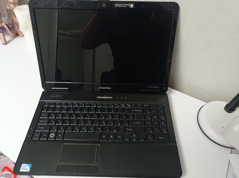 Ноутбук eMachines E525, проц 2-2,1., 3gb-ddr3, hdd- 250.
