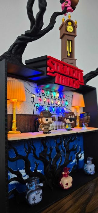 Stojak / podstawka Stranger Things / kinder joy / oświetlenie led