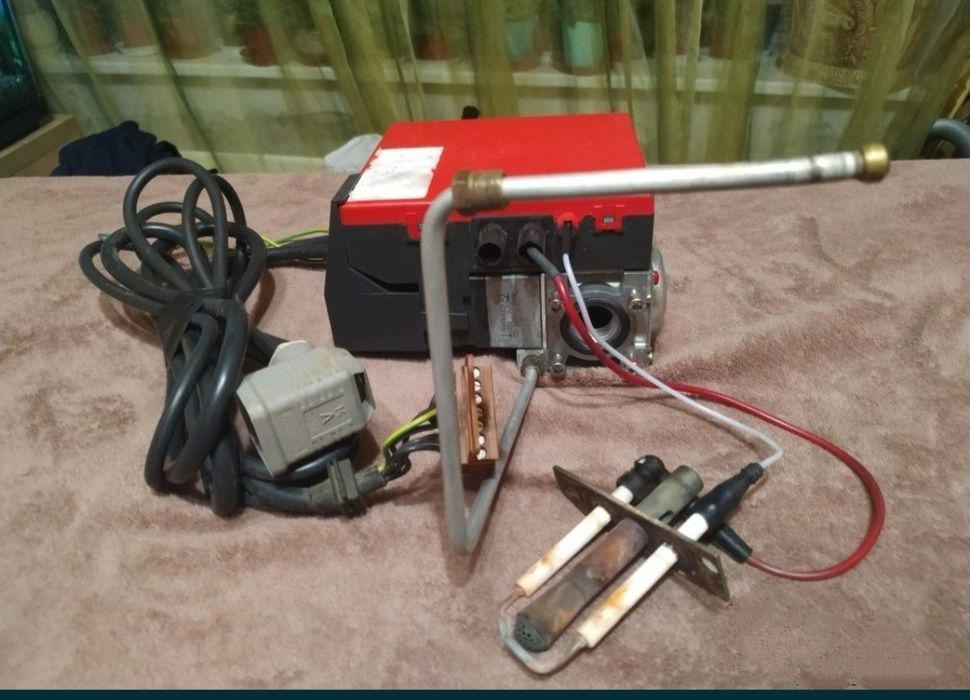 Продам блок управления горением Honeywell