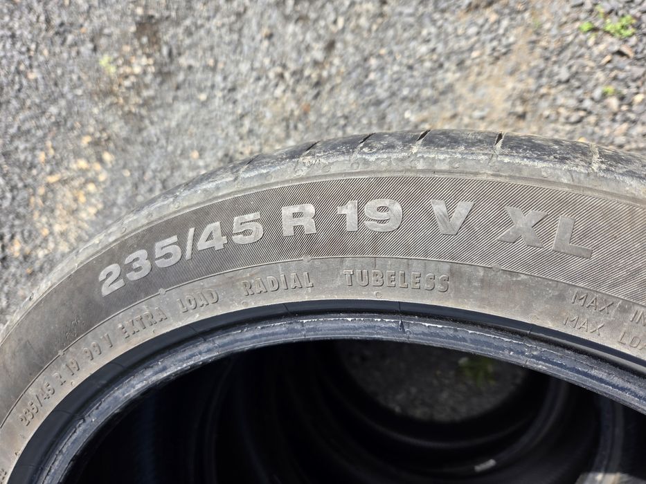 Opony letnie Continental 235/45/19