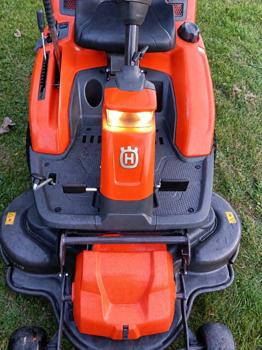 Husqvarna Rider R216 T AWD 4X4 Kosiarka ogrodowa Briggs 2 cylindry