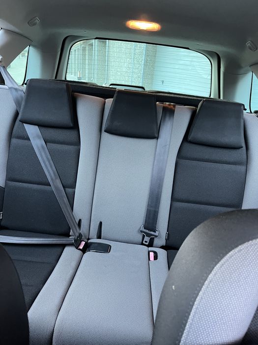 Продається гарний атомобіль, компактний та зручний))