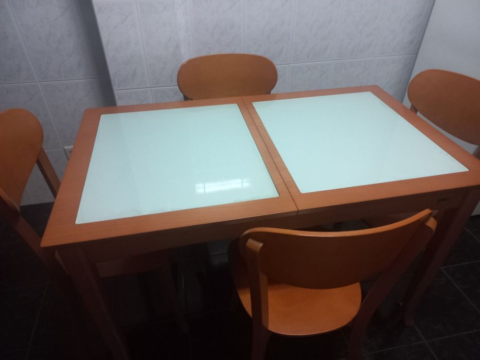 Mesa cozinha e cadeiras