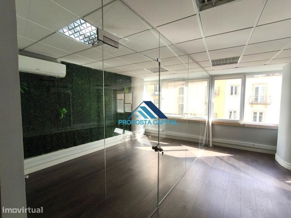 Office - 6 Rooms - Air Conditioning
