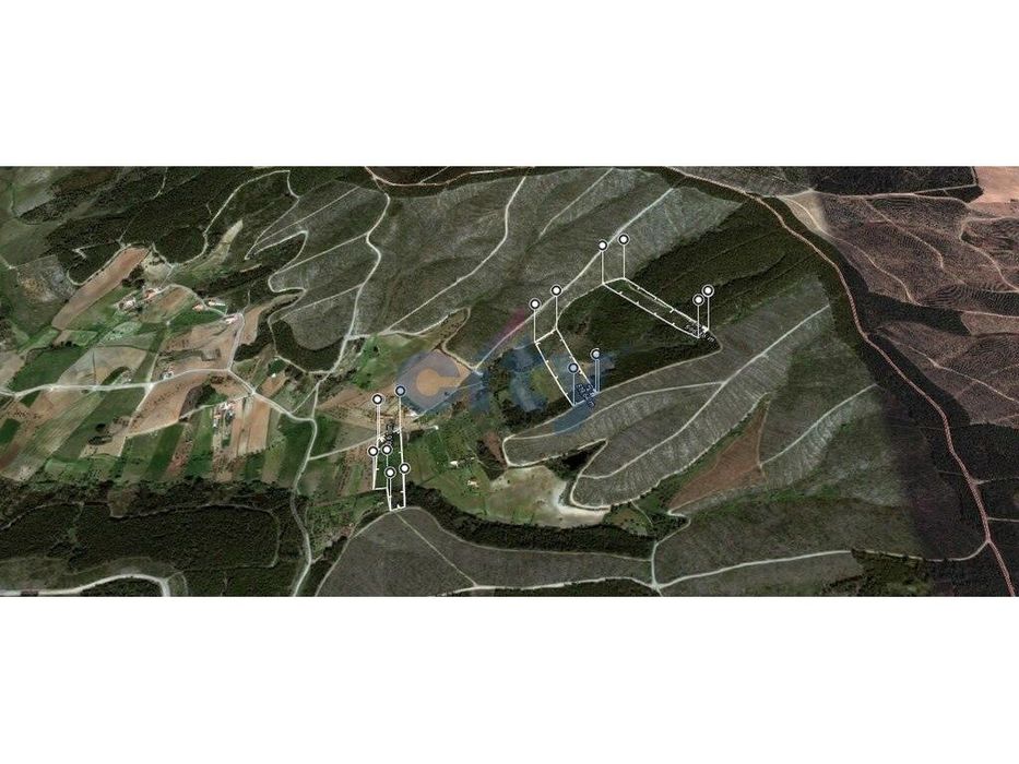 Land with Water Mine in Enxames