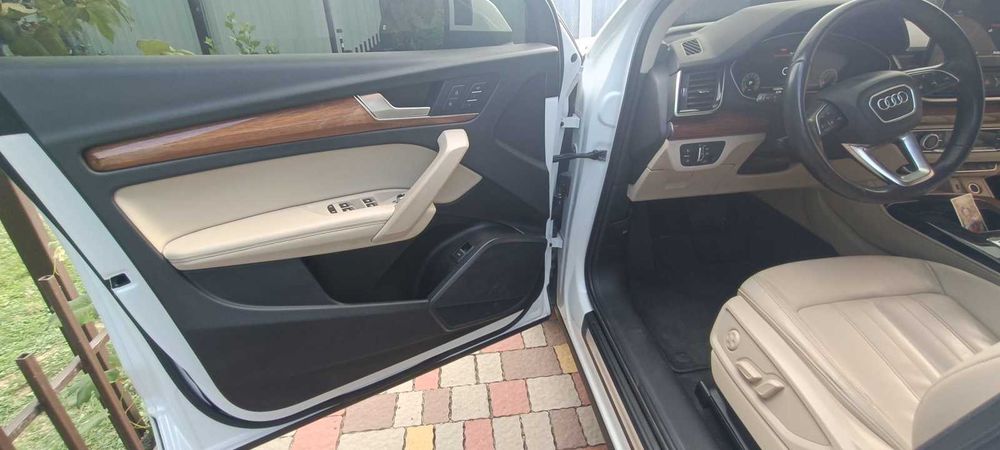 Audi Q5 2021 VIN WA1BAAFY2M2008226 фото оголошення 2 з 24
