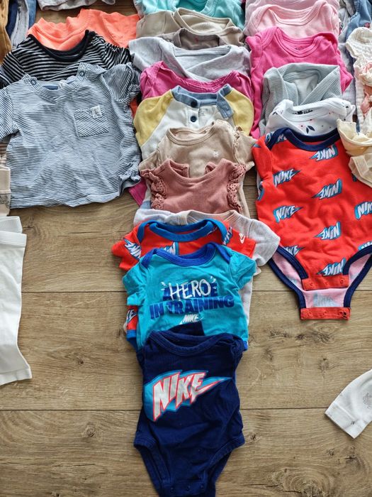Paczka ubrań dziecięcych rozmiary 56 62 Nike