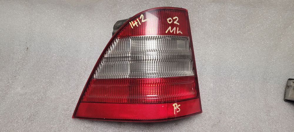 mercedes ml w163 98- lampa lewa lub prawa tył a1638200164 a1638200264