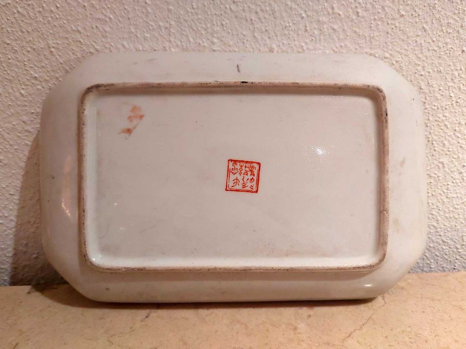 Travessa louça chinesa com decoração policromada