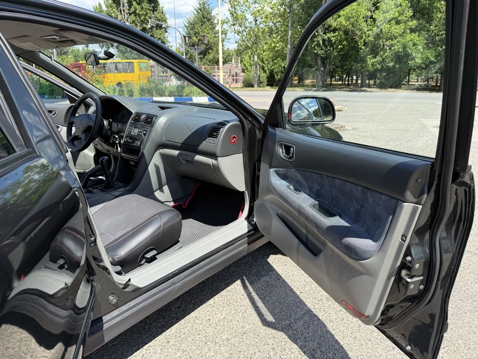 Mitsubishi Galant 1998 2.5 МКПП