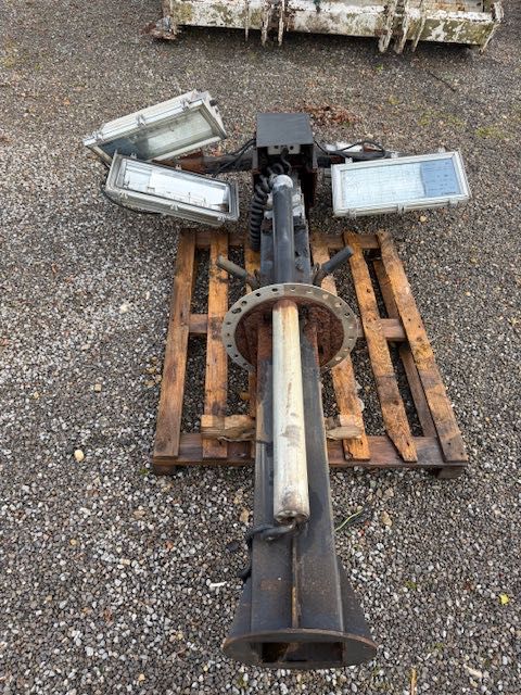 MASZT oświetleniowy hydrauliczny 8 mb