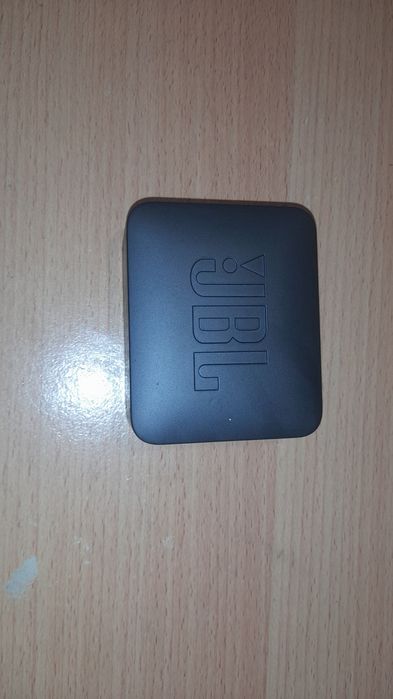 Coluna portátil JBL GO preta