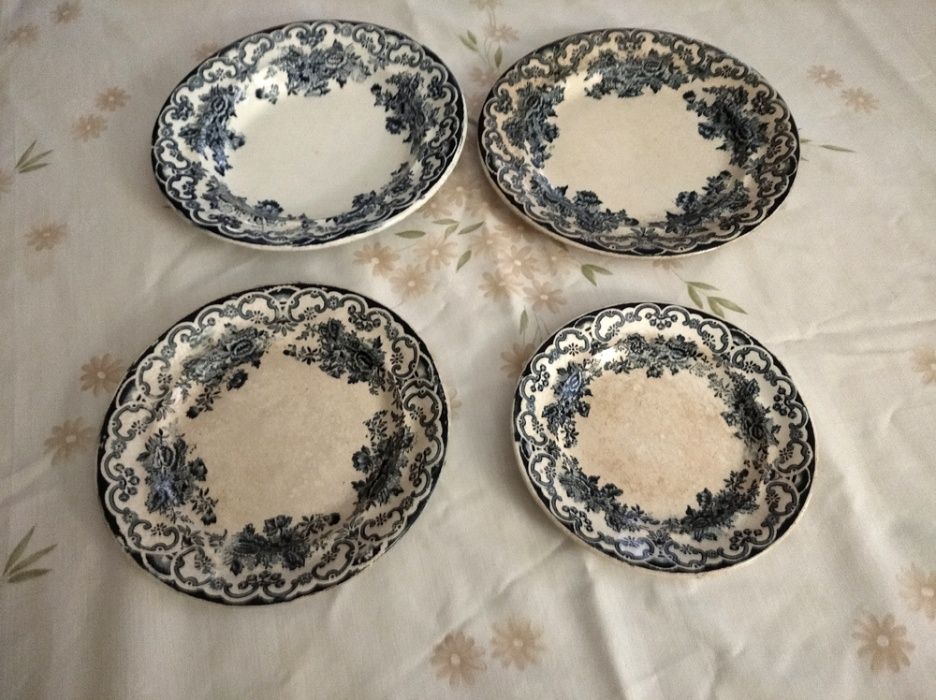 Conjunto de pratos da Fabrica de Alcântara