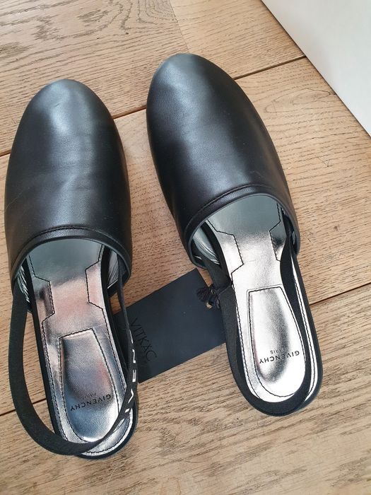 Sandałki damskie Givenchy