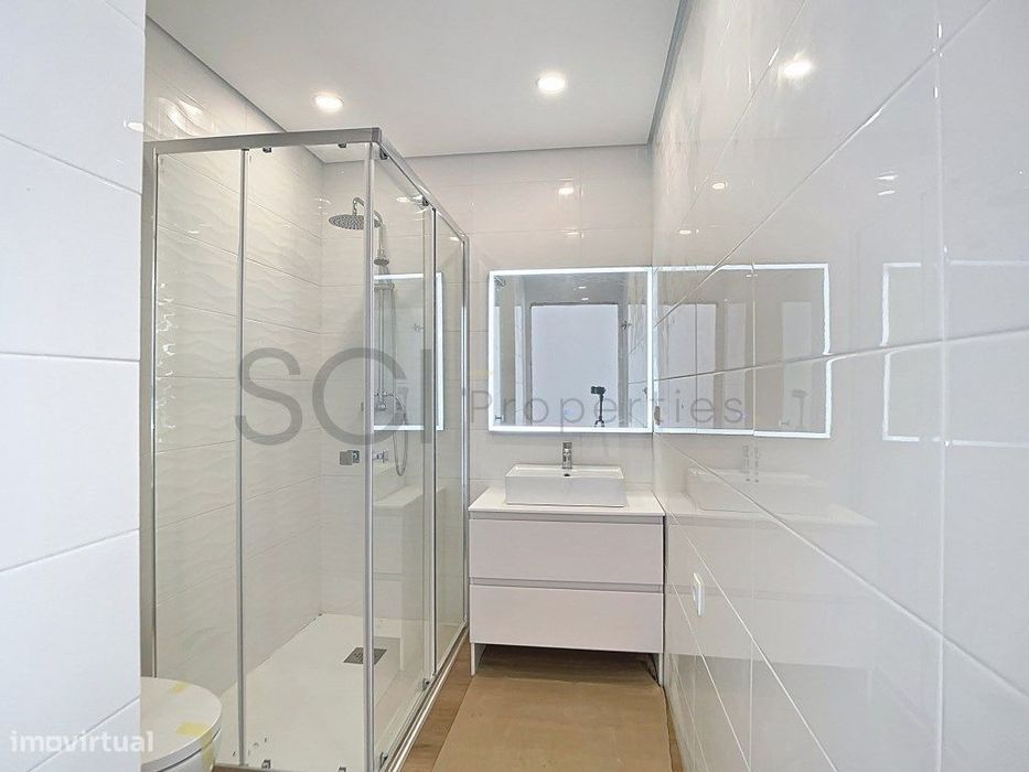 Apartamento T1 com logradouro 42m2, na Quinta do Conde