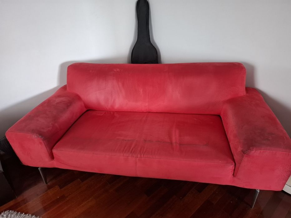 Vendo sofá vermelho e pouf