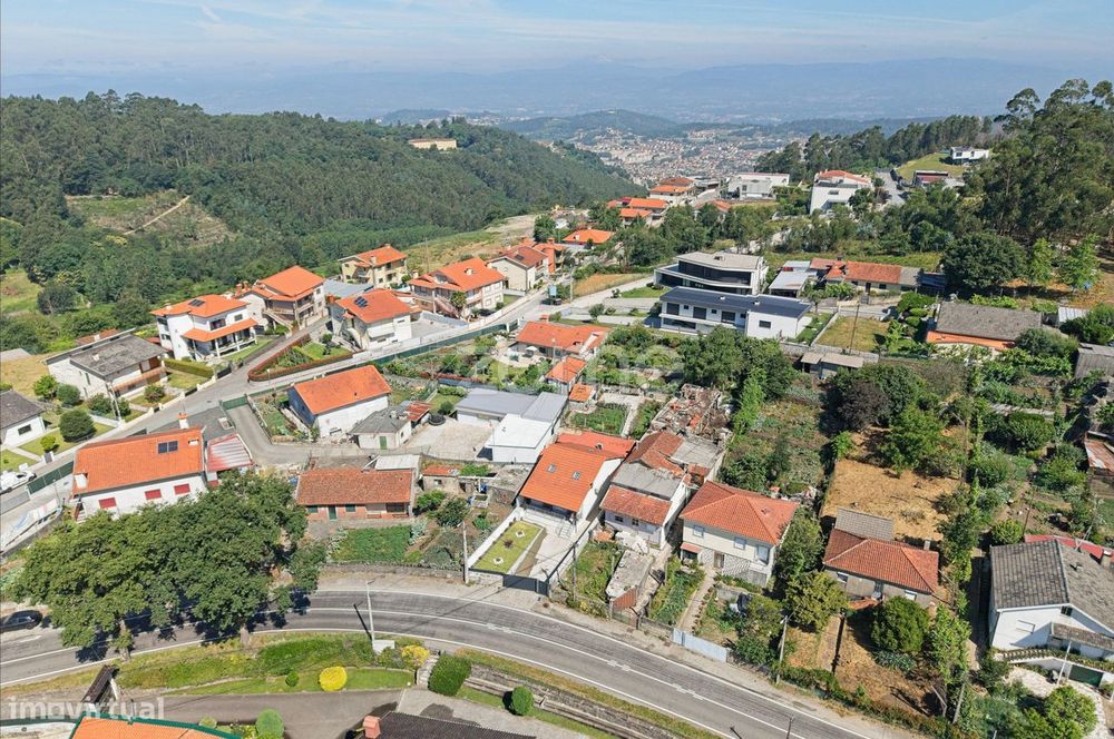 Moradia Individual T3 com Lote de Terreno de 600 m² em Espinho, Braga