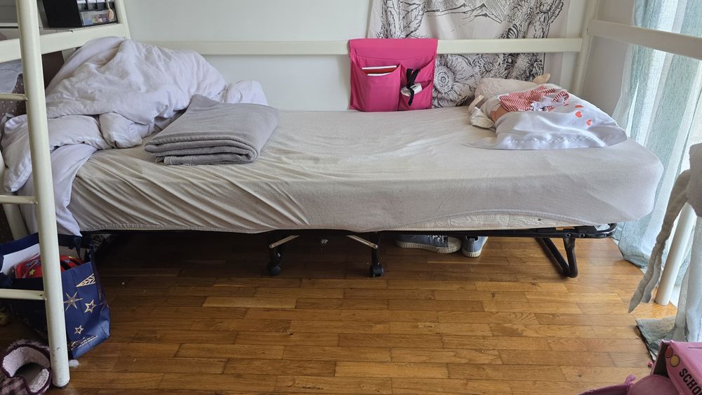 Cama de hóspedes dobrável