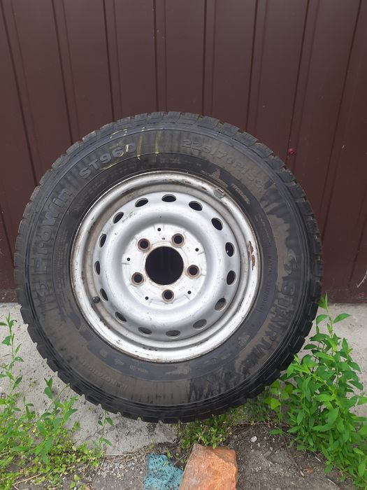 Продам резину з дисками 225 70 р15 с.