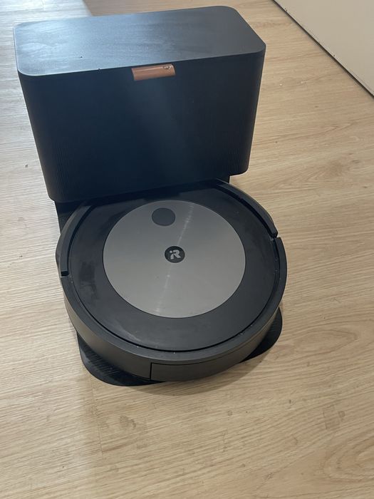Robot aspirador Roomba® j7+ com esvaziamento automático e ligação Wi-Fi