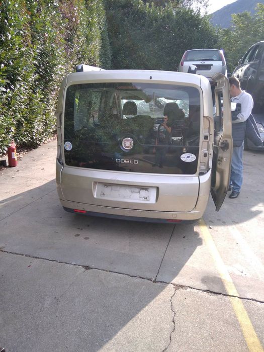 Есть запчасти на Фиат Добло263 1.4бензин 95л.с 70кв 2011 год пассажир