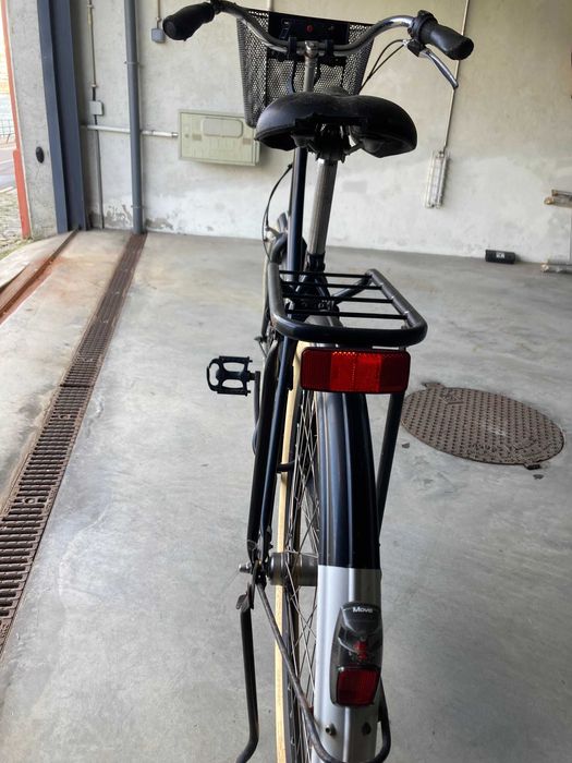 Bicicleta urbana estilo holandês – confortável e prática (com cesto)