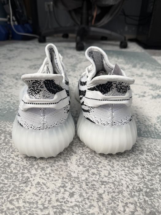 Yeezy Boost 350 V2 Zebra