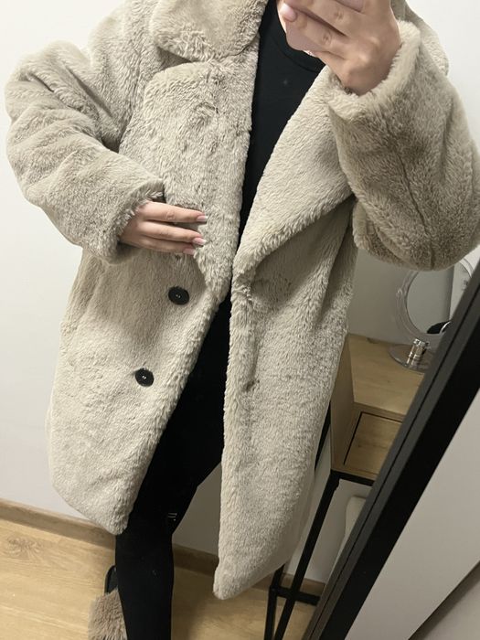 Beżowe futro zara XS