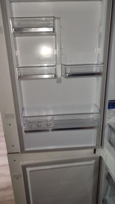 Samsung  холодильник встраиваемый  как новый