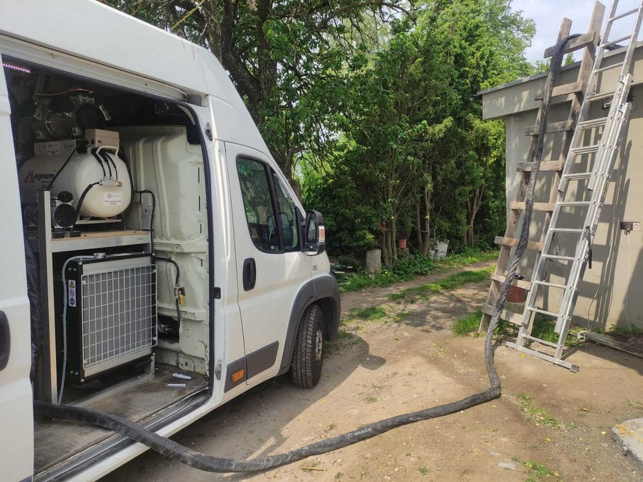 Ocieplanie pianą PUR izolacja pianką poddasze strop fundamenty piwnice