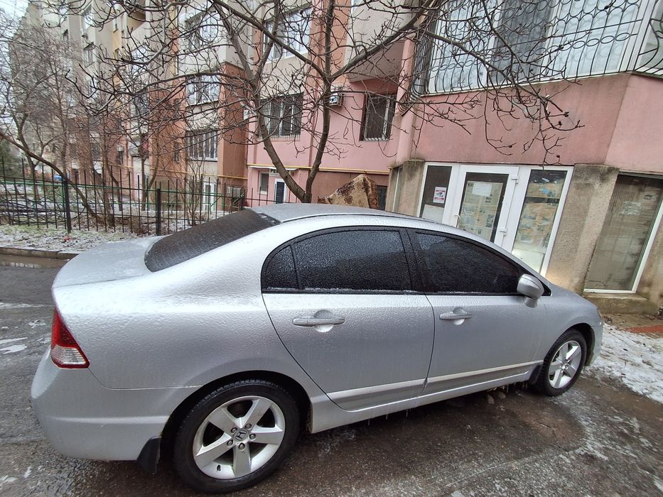 Продам авто хонда цивик 4д