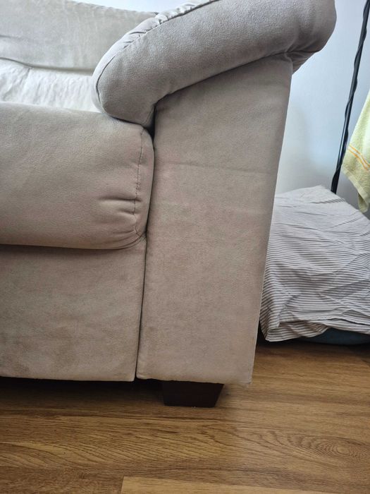 Sofá três lugares IKEA