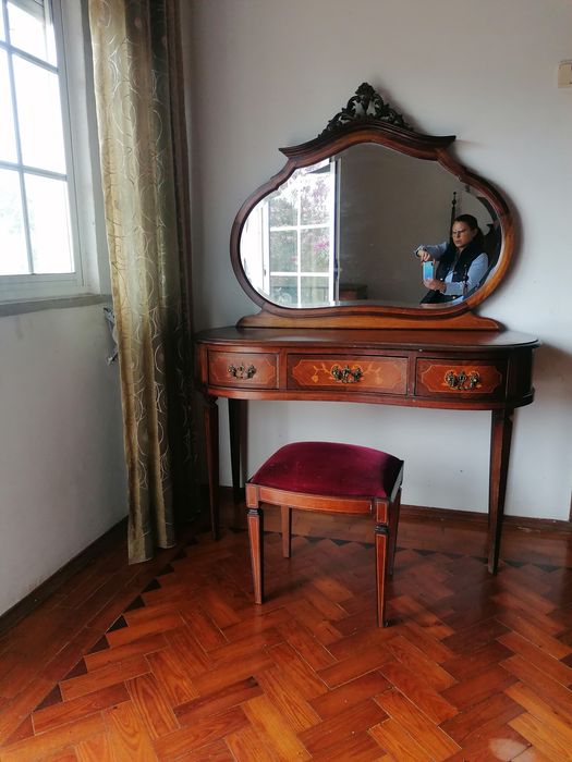 Quarto completo antigo