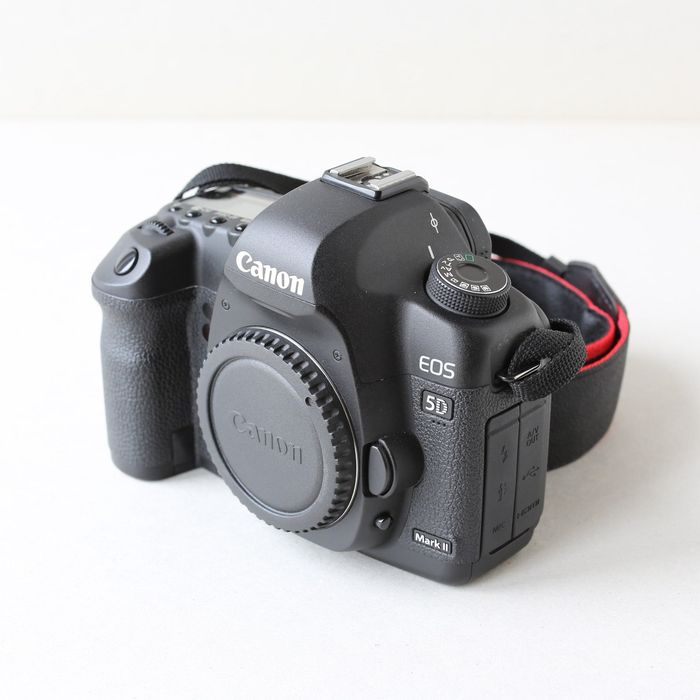 Canon EOS 5D Mark II - bardzo ładny stan + 2 x CF SanDisk 4GB
