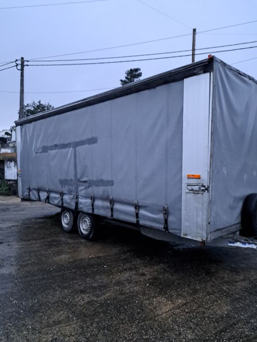 Atrelado com documentos