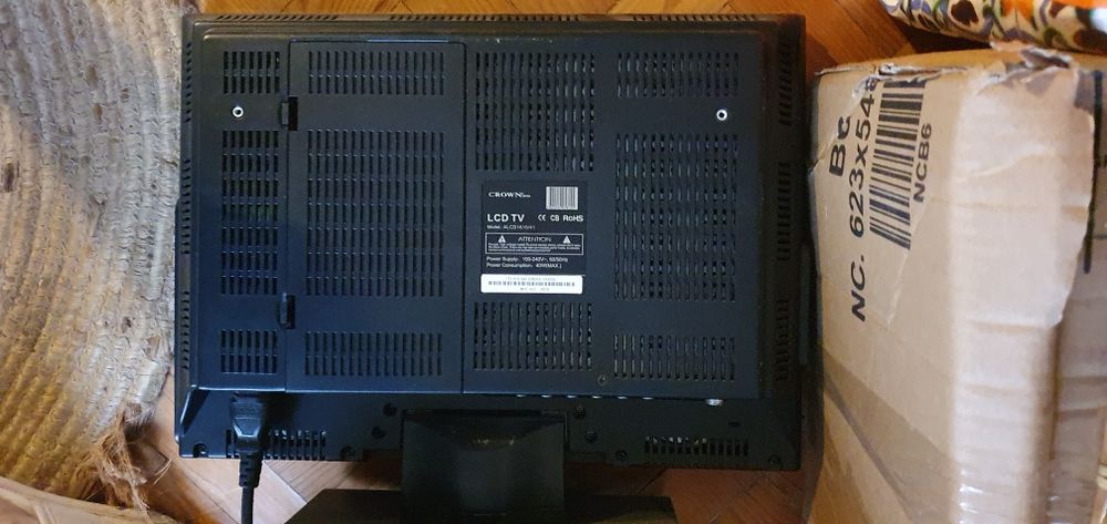 Tv Crown LCD em bom estado