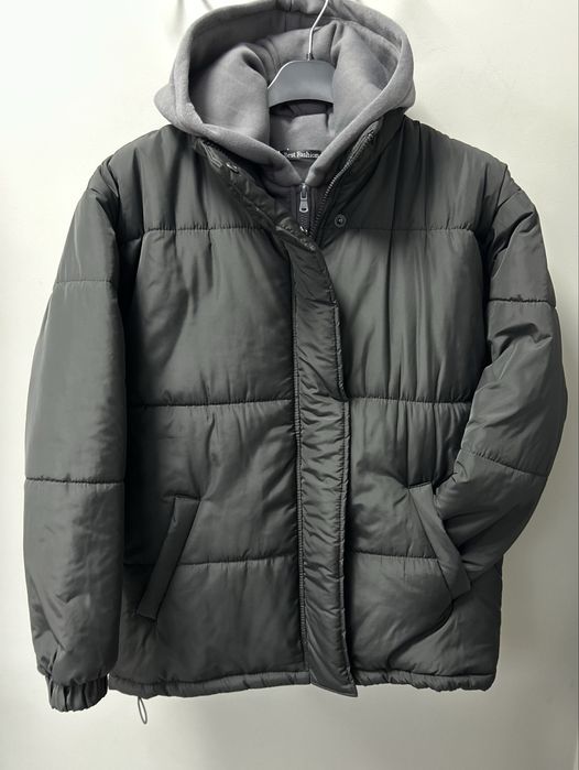 Зимова жіноча куртка