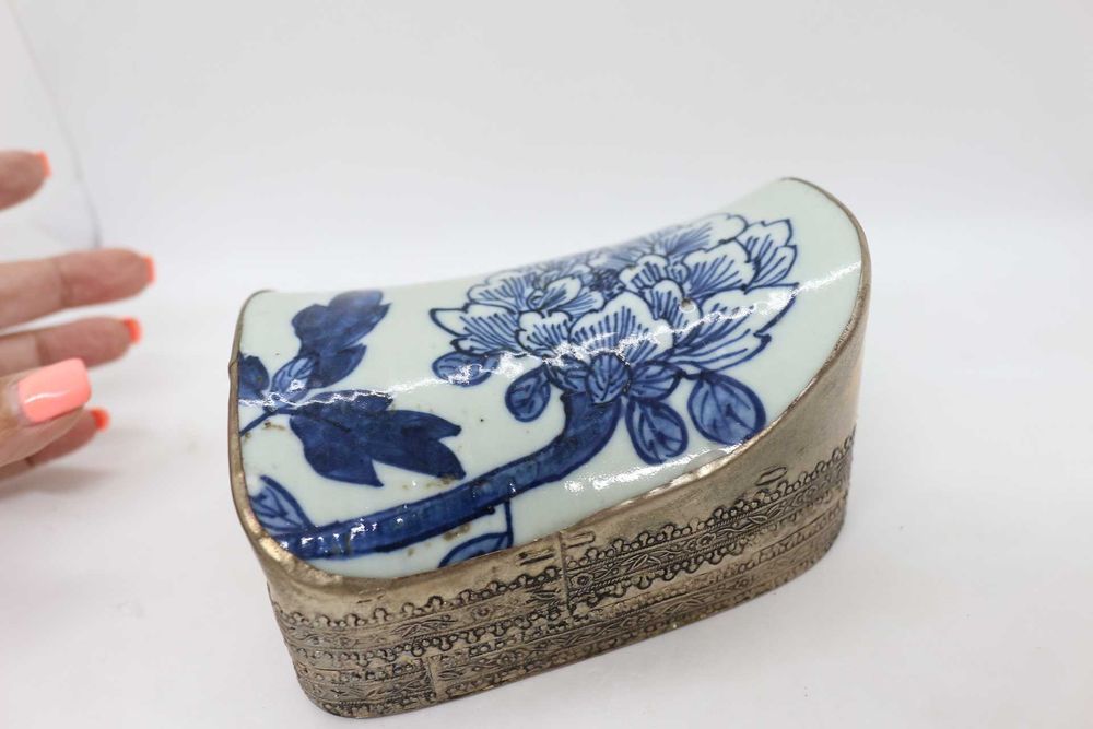 Caixa em Porcelana e Prata Chinesa Azul e Branco Desenho Flor Lotus