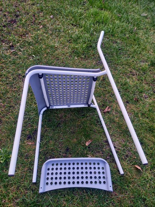 Krzesło łazienkowe plastikowe