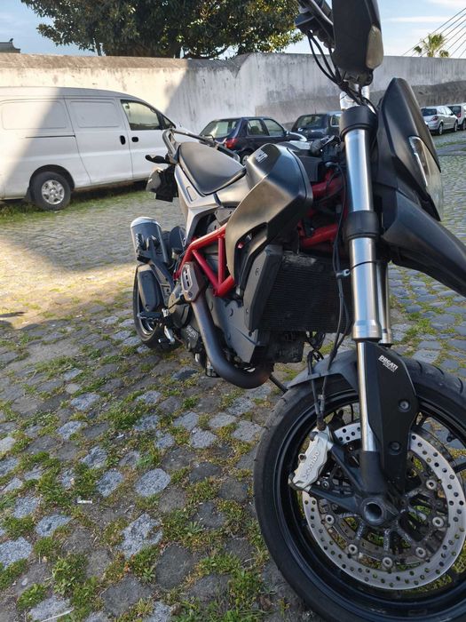 Ducati Hypermotard 821  (Modelo 2013-15) Revisao total efectuada com fatura