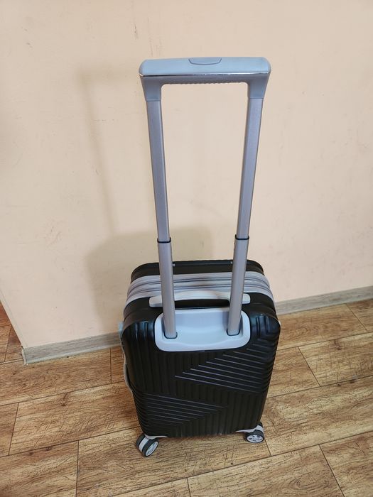 Дорожня валіза , дорожний чемодан,  валіза на колесах