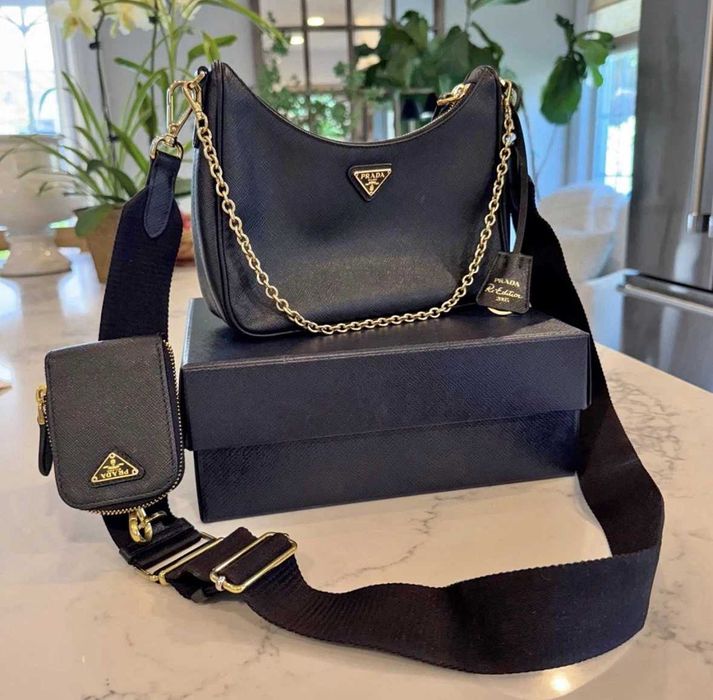 Bolsa de ombro Prada 2005 Reissue em pele Saffiano preta
