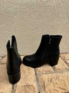 Продам жіночі черевики