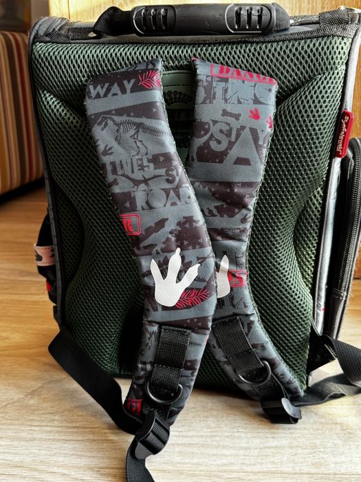 Продаю шкільний рюкзак 300грн