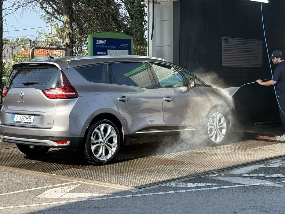 Vendo ou troco Renault Grand Scénic 2017 1.5 dCi 110 CV
