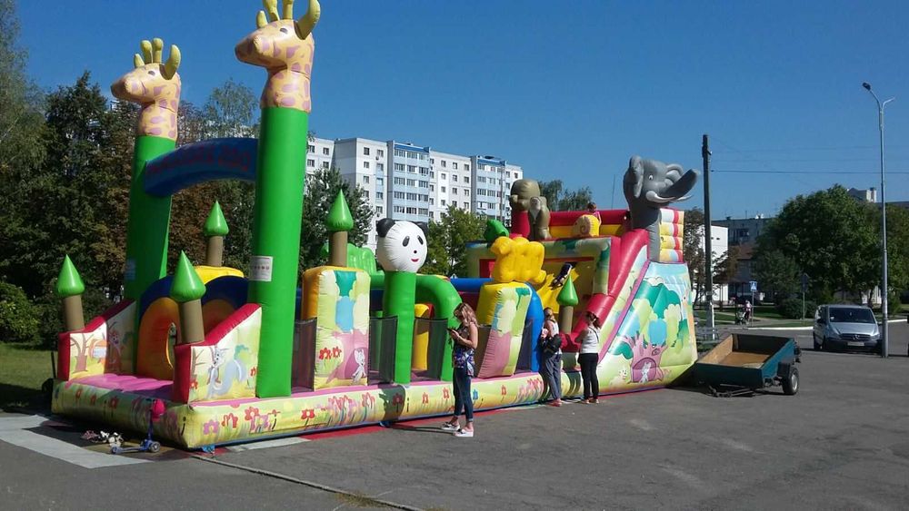 Надувний батут з гіркою "Зоопарк".