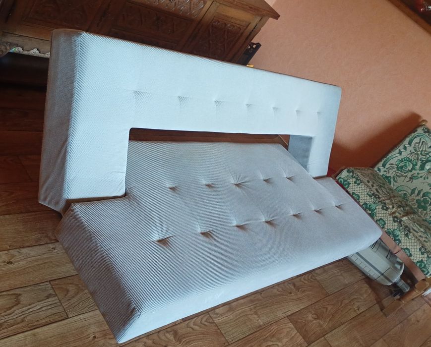 Kanapa rozkładana...