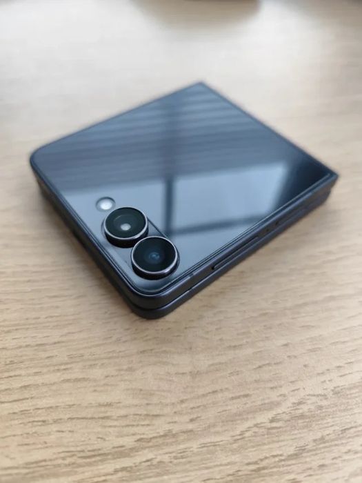 Samsung Galaxy Z Flip 7 5G 512GB