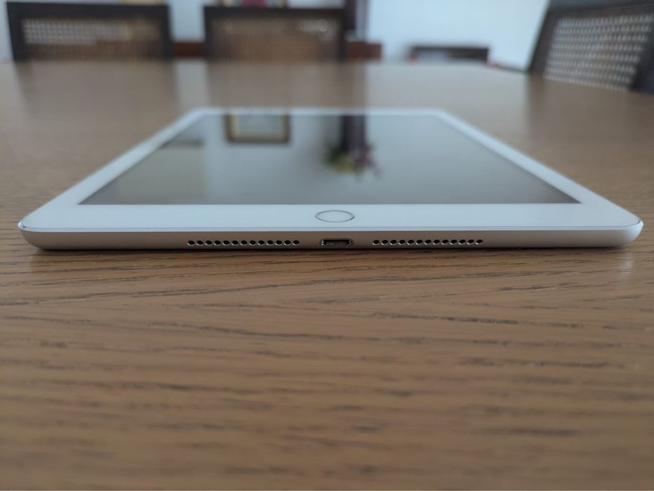 Ipad de 5a geracao 128 como novo