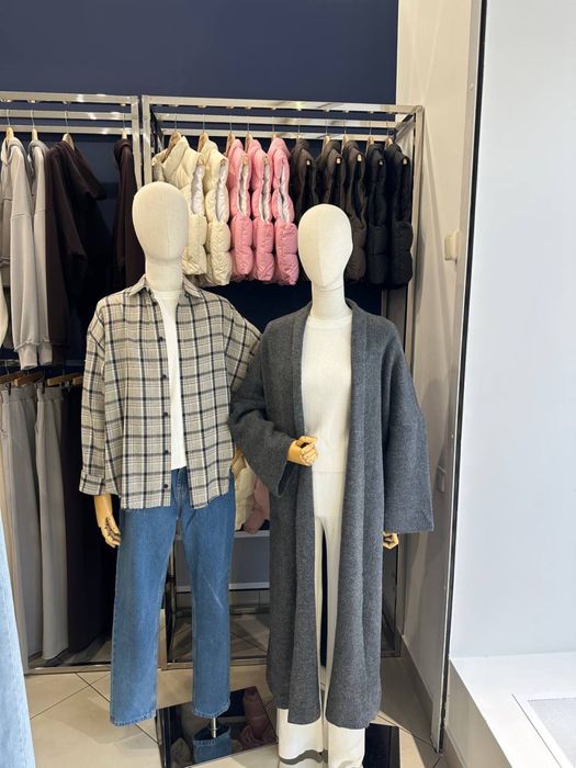 Манекени 2 жіночих і 1 чоловічий